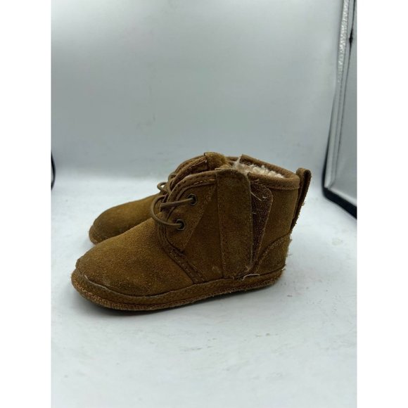 UGG kids Chestnut Suede Line 1103500l Neumel Boots‎ Toddler size 4/5 - Picture 1 of 7